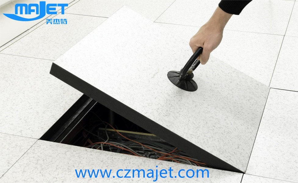 woodcore mengangkat lantai.jpg